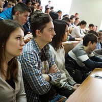Томские старшеклассники узнали о крепкой дружбе математиков ТГУ с числом ПИ.