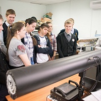 Неделя высоких технологий: Более 140 школьников заинтересовались лабораториями физического и радиофизического факультетов ТГУ.