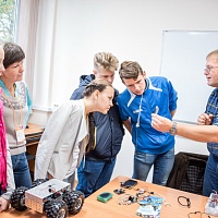 В ТГУ для школьников из городов присутствия «Росатома» прошел мастер-класс по робототехнике.